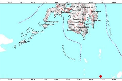 Magnitude 5.4 quake strikes in waters off Davao Occidental .